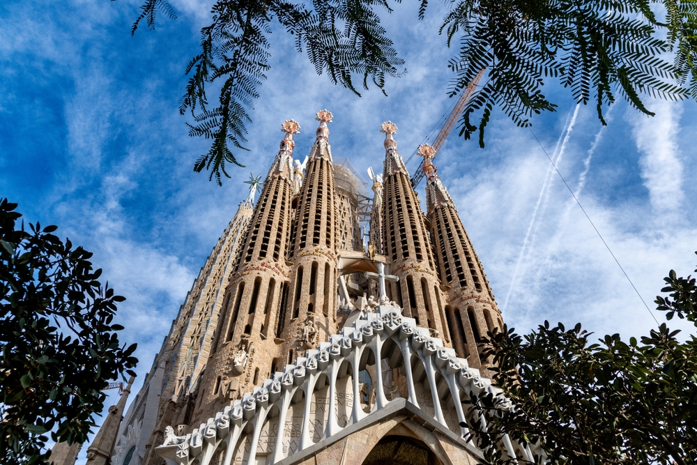 The,Sagrada,Familia,Basilica,Showcases,Its,Detailed,Facade,With,Towering