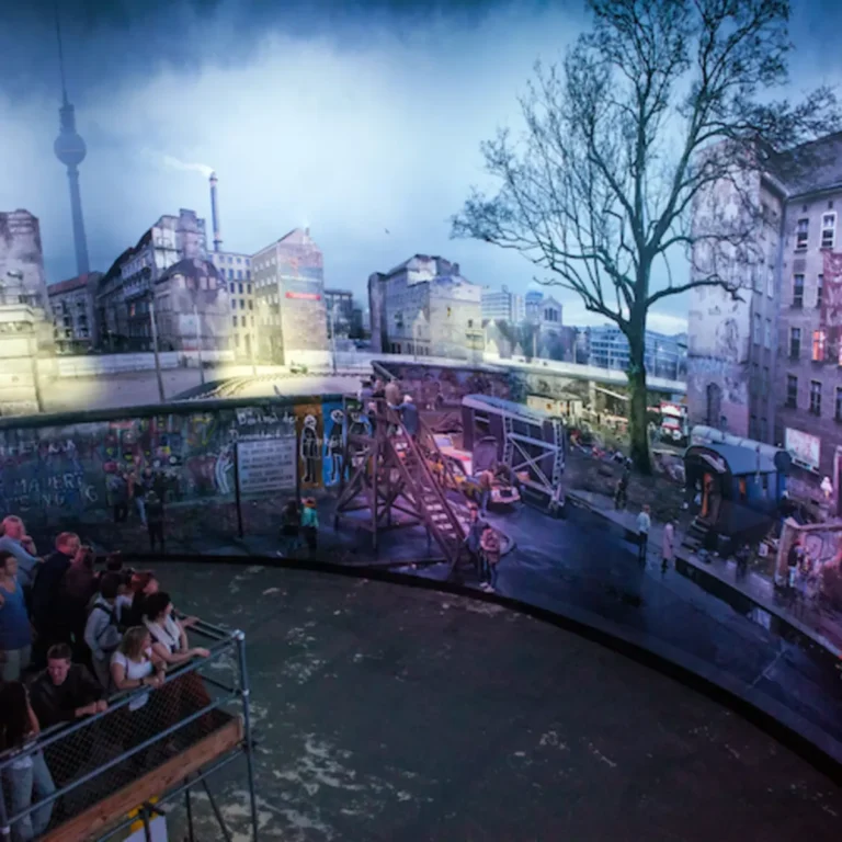 Asisi Panorama - DIE MAUER: Admission without queuing