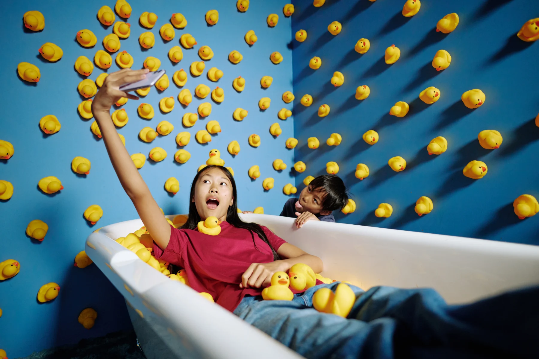 24/08/2027_BubblesLondon_02_Duck_Room_V2_0473_qklk4m_1WmIkG