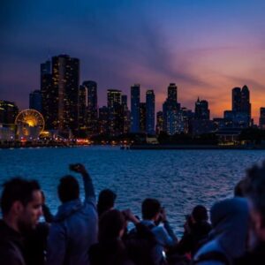 Lake Michigan and Chicago River 1.5-Hour Night Sightseeing Cruise