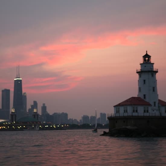 Lake Michigan and Chicago River 1.5-Hour Night Sightseeing Cruise