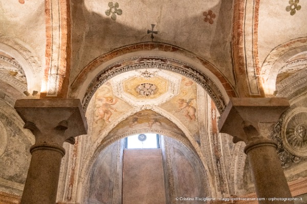 cripta-di-san-sepolcro-pilastri