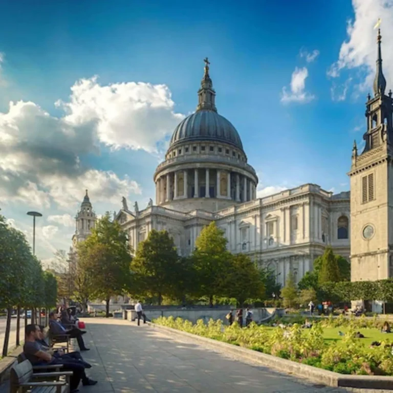 Crown Jewels of London Tour with River Cruise