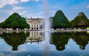 Una fontana nel cortile del Palazzo di Hampton Court