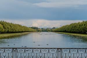 Il Palazzo di Hampton Court visto da lontano