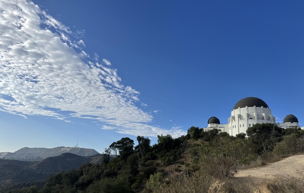 Griffith,Observatory,Under,Cirrostratus,Clouds,Over,Hollywood
