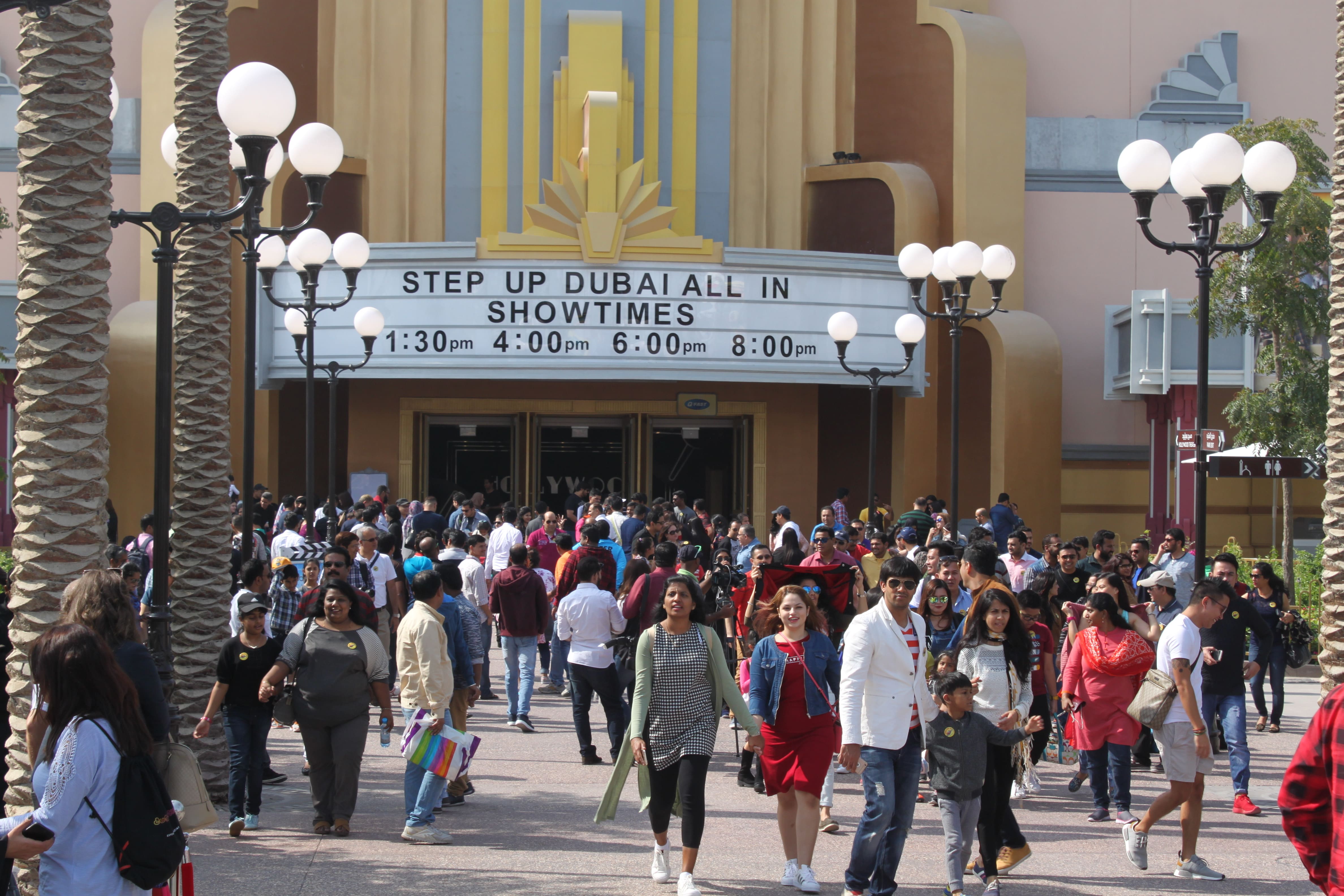 motiongate-dubai-step-up-dubai-show-entrance-crowd