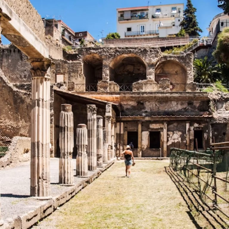 Herculaneum: Guided Tour + Round-trip Journey from Naples