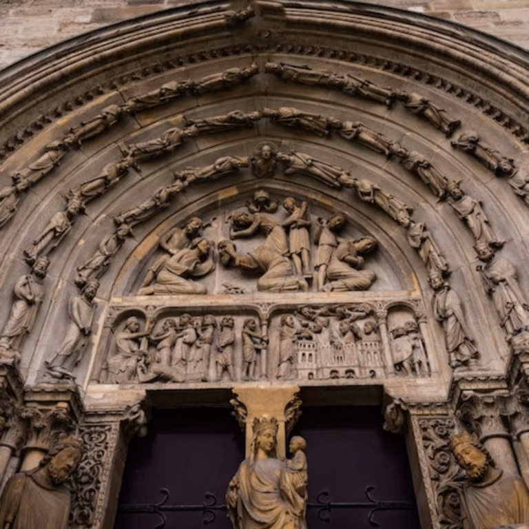 Ticket-free access to the Panthéon & Saint-Denis Cathedral Basilica