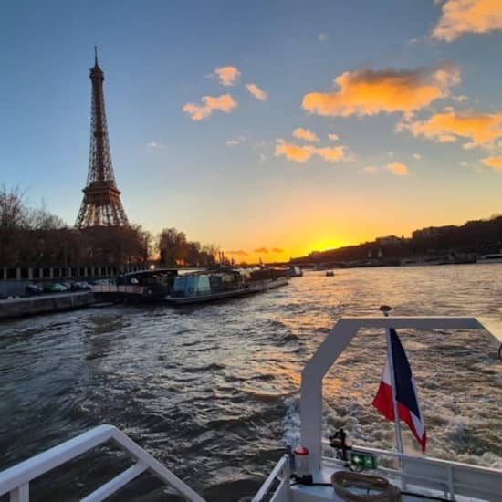Guided Sightseeing Cruise by Vedettes du Pont Neuf