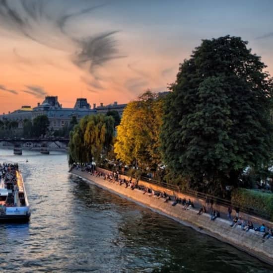 One-Hour Cruise on the Seine + Crepe Tasting