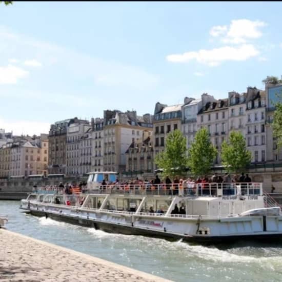 One-Hour Cruise on the Seine + Crepe Tasting