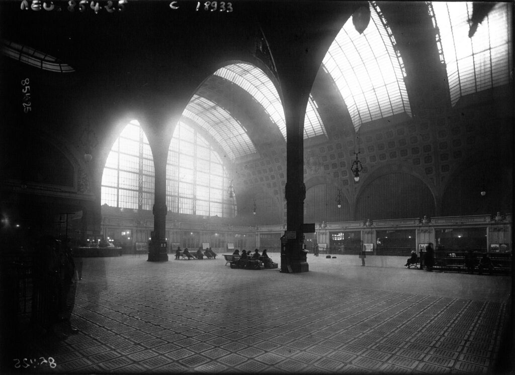 El vestíbulo de la Gare d’Orsay en su época como estación de tren