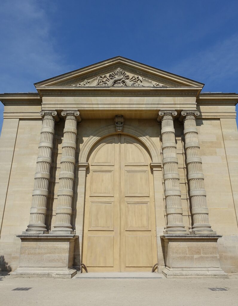 Entrance doorway of the Musée de l’Orangerie