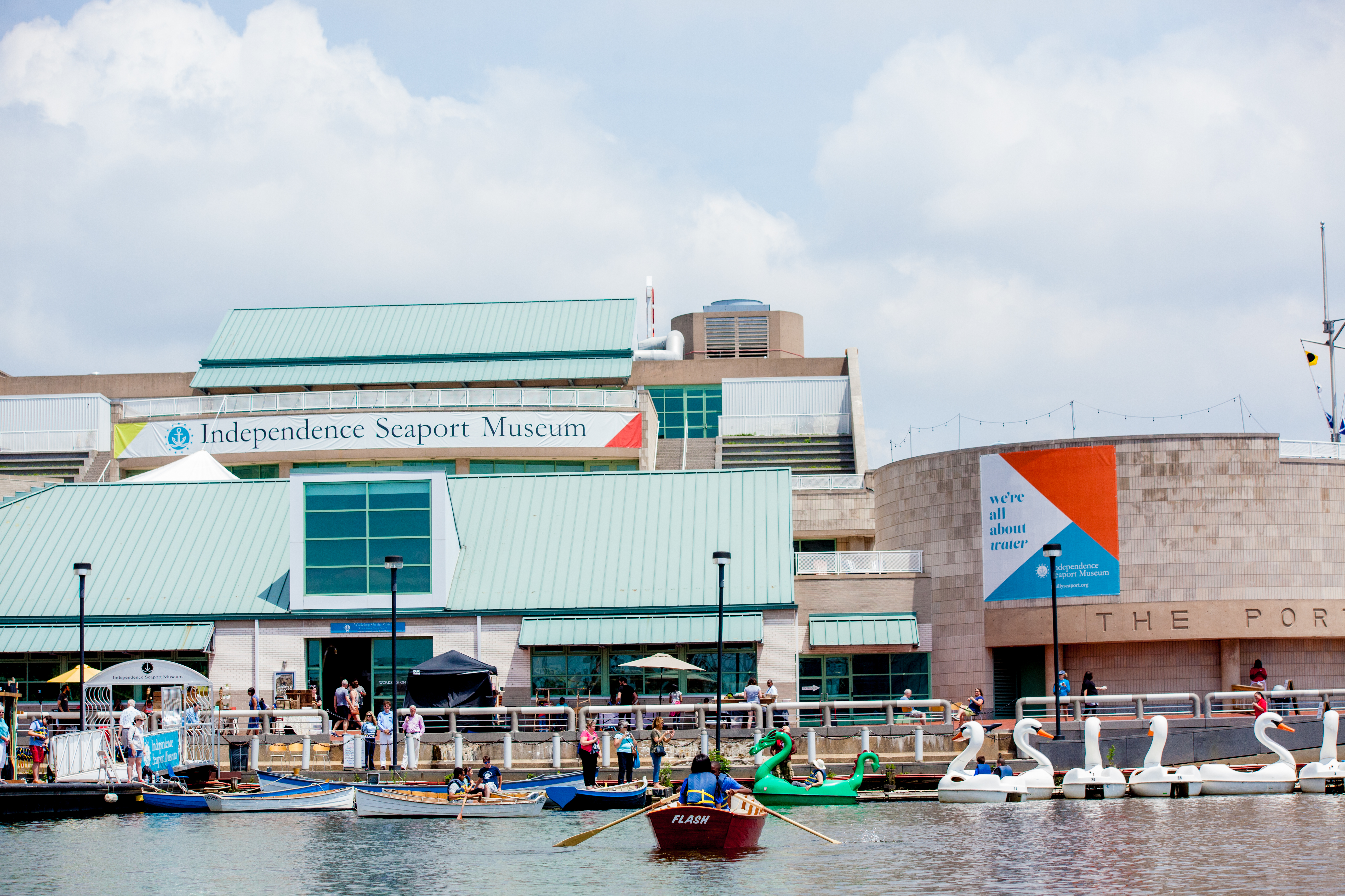 independence-sea-port-museum-philadelphia-waterfront-boats