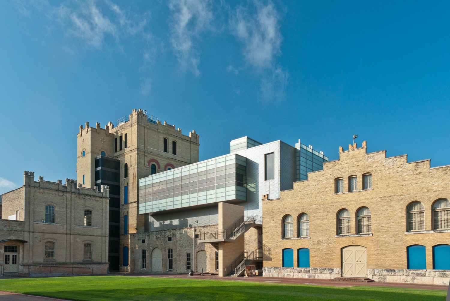 san-antonio-museum-of-arts-exterior