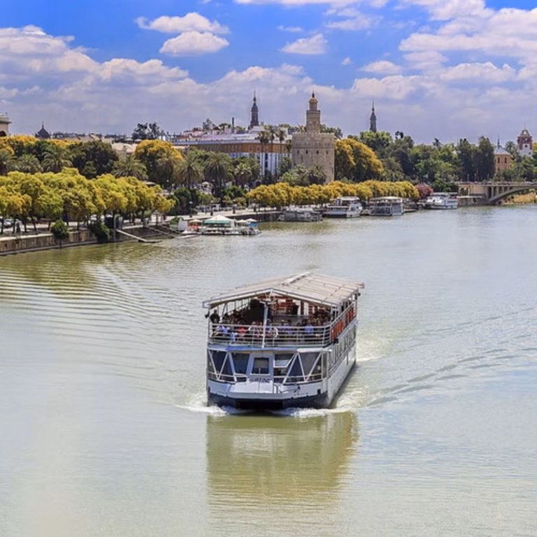 Monumental Route in cruise along the Guadalquivir River