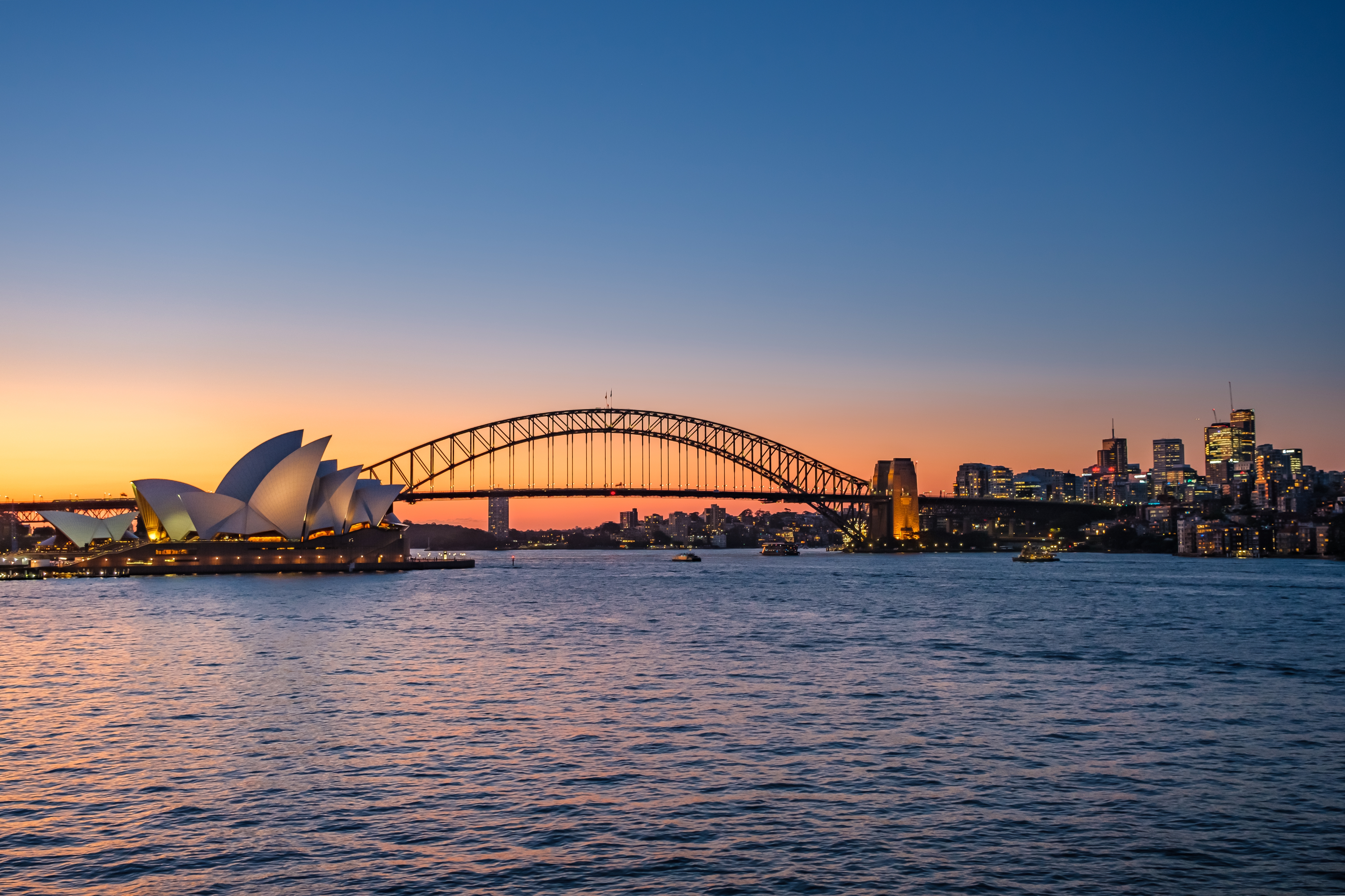 View,Of,Sydney,Harbour,With,Sydney,Opera,House,And,Sydney