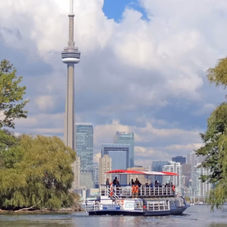 Toronto: Hop-on Hop-off Bus Tour with Harbour Cruise