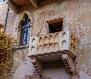 Juliet's House balcony, Verona, Milan Lake Como Verona itinerary