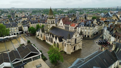 visit Poitiers