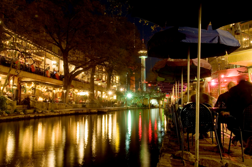 San,Antonio,Riverwalk,At,Night
